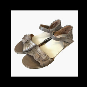 ZIERA 8.5 Leather Floral Wedge COMFORT Sandals Dimity Greige Metallic Pink Rose